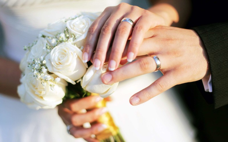 أجمل عبارات تهنئة للعروس والعريس قصيرة وراقية