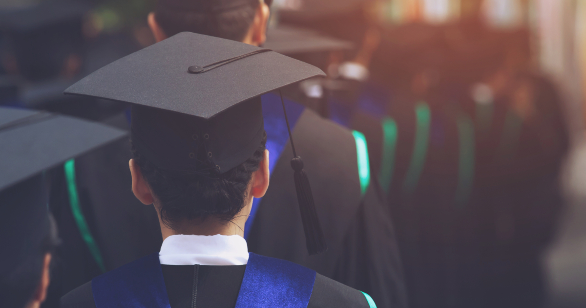 كلمات تهنئة لأصحاب التخرج من الجامعة