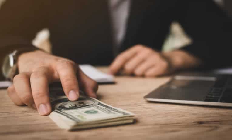 كيفية صياغة نموذج خطاب طلب مساعدة مالية للدراسة باحترافية جاهزة للتحميل مجانًا